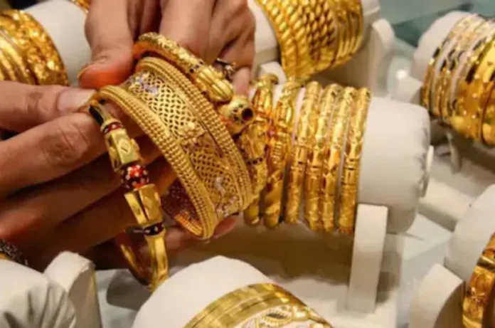 Gold & Silver Rate Today: चांदी 2.50 लाख के पार, सोने में भी उछाल