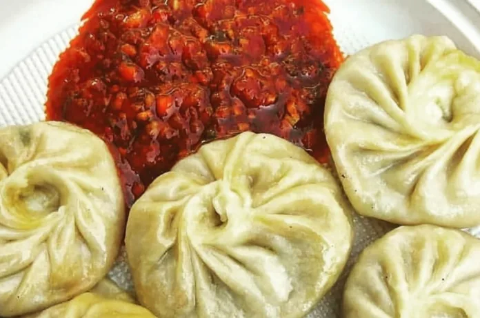 मोमोज की लत ने खाली कर दी घर की तिजोरी, नाबालिग ने फास्ट फूड के बदले लुटा दिए 85 लाख के जेवर