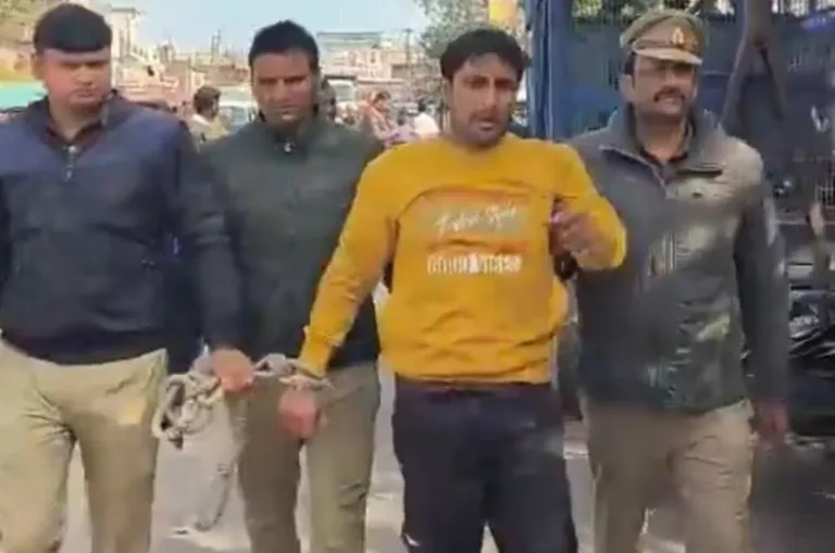 स्कूटी से 6 किलोमीटर तक पीछा कर पुलिस ने सपा नेता को पकड़ा, इलाके में निकाला गया जुलूस; जानें क्या हैं आरोप