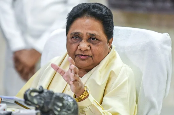 चुनाव में गठबंधन की खबरें ‘फेक न्यूज़’: मायावती का ऐलान, 2027 में बसपा अकेले लड़ेगी चुनाव
