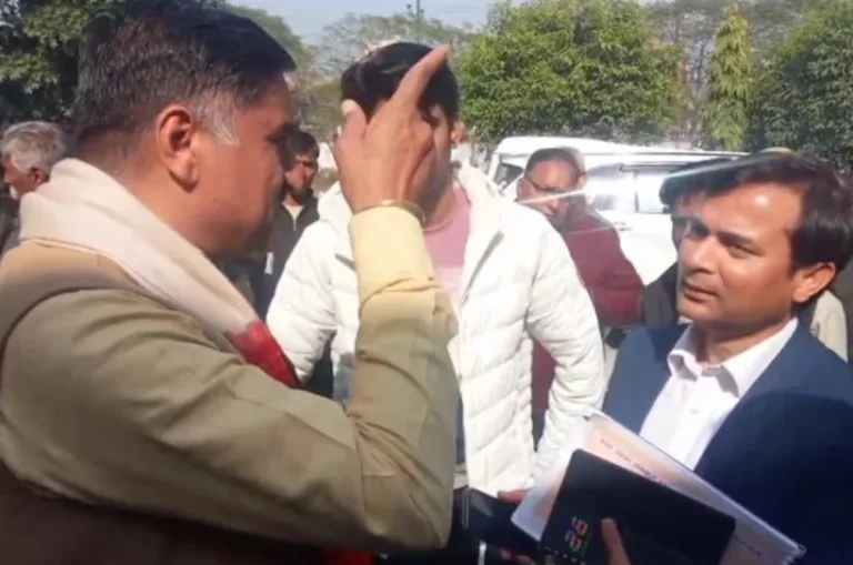 यहां का सांसद हूं, एक मुल्ला नहीं बोलेगा…अलीगढ़ में BJP सांसद के बिगड़े बोल, सिंचाई विभाग की बैठक में विवादित टिप्पणी से मचा हंगामा