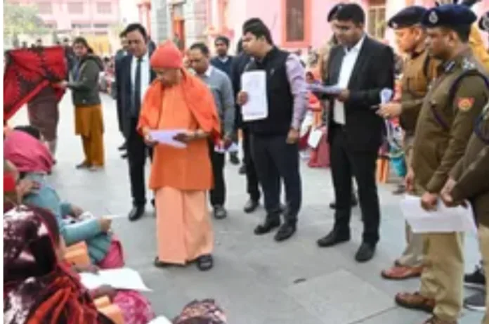 गलत रिपोर्ट देने वाले अधिकारियों के खिलाफ होगी कड़ी कार्रवाई, सीएम योगी ने दिए सख्त निर्देश