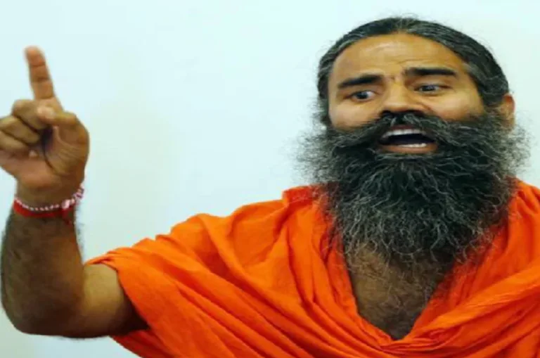 मथुरा में बाबा रामदेव का बयान: ‘राम-कृष्ण का है देश, बाबर की बात करने वाले बर्बाद होंगे’