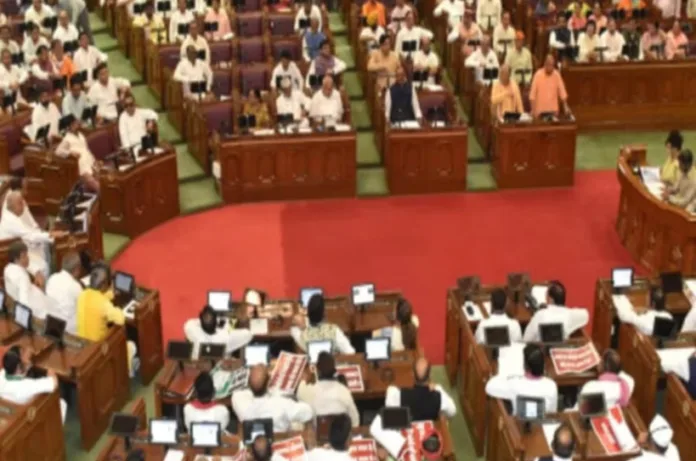 यूपी में शिक्षामित्रों की ग्राम पंचायत तैनाती कब? मंत्री संदीप सिंह ने दिया जवाब