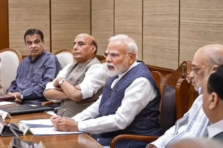 इजरायल-ईरान जंग के बीच पीएम मोदी ने बुलाई CCS बैठक,मिडिल ईस्ट में तनाव चरम पर