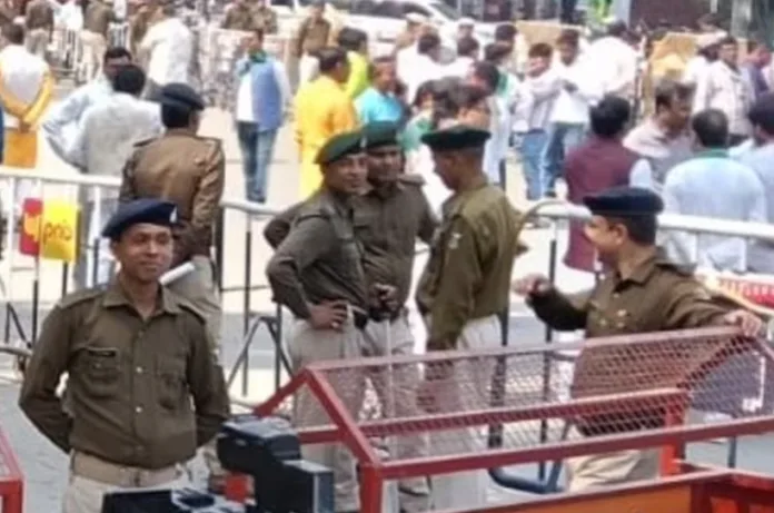 सीएम आवास के बाहर हंगामा: जेडीयू कार्यकर्ताओं ने हिलसा विधायक की गाड़ी घेरी, प्रेम मुखिया लौटे वापस