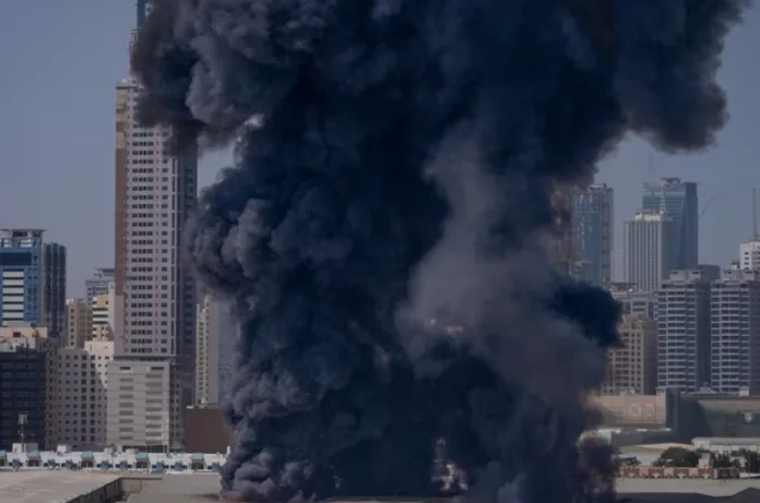 यूएई पर ईरान का बड़ा हमला, 16 बैलिस्टिक मिसाइलें और 117 से ज्यादा ड्रोन दागे