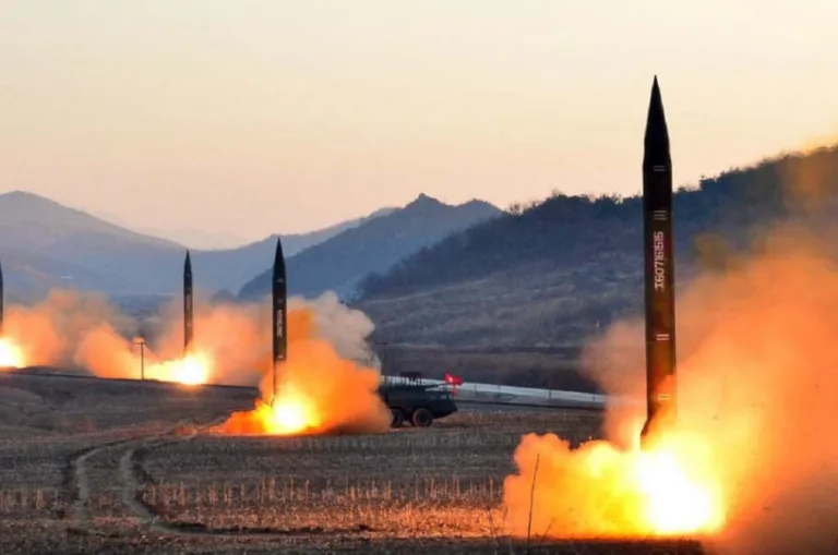 उत्तर कोरिया ने जापान की तरफ दागीं 10 मिसाइलें,अभी बातचीत के मूड में नहीं हैं किम जोंग उन