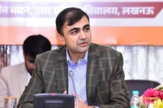 सस्पेंड चल रहे IAS अभिषेक प्रकाश बहाल, राज्यपाल ने जारी किया आदेश; जांच जारी रहेगी