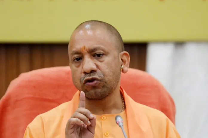UP News: फसल बर्बादी पर सख्त CM योगी, सभी डीएम को फील्ड में उतरने..., मुआवजे को लेकर दिए निर्देश