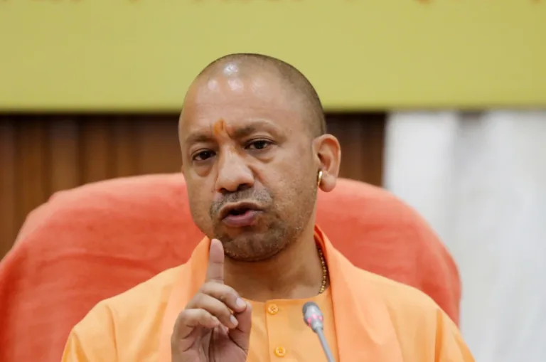 UP News: फसल बर्बादी पर सख्त CM योगी, सभी डीएम को फील्ड में उतरने…, मुआवजे को लेकर दिए निर्देश