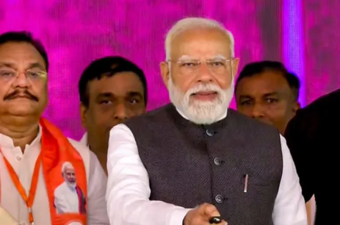 एक्सप्रेसवे से ज्यादा रफ्तार यूपी के विकास की: पीएम मोदी