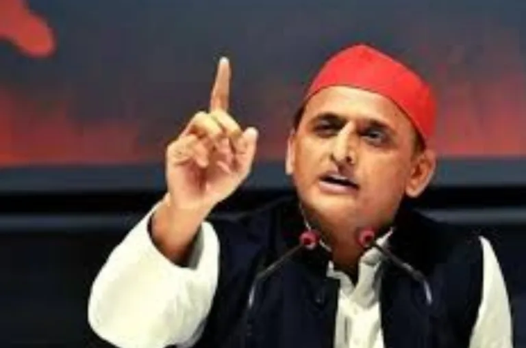 एकता और समावेशी विकास में विश्वास करती है सपा, पीएम मोदी के ‘विकास विरोधी’ बयान पर अखिलेश यादव का पलटवार