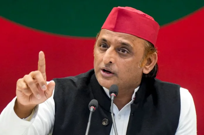 ‘क्यों पीड़ित, क्यों परेशान?’—किसानों के मुद्दे पर सपा प्रमुख का फोकस, बोले- हर कदम पर संघर्ष