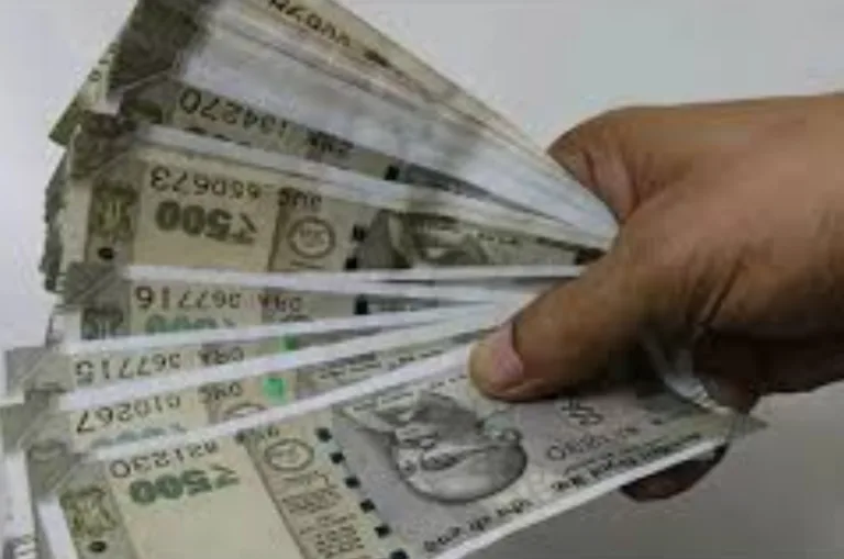 8वें वेतन आयोग पर बड़ा अपडेट: ₹72,000 सैलरी की चर्चा पर क्या है सच्चाई?