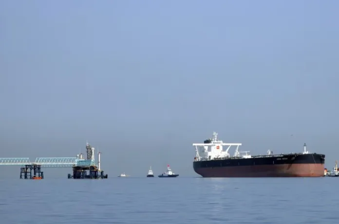 होर्मुज स्ट्रेट पर ईरान का बड़ा फैसला: अब इन जहाजों को दी स्ट्रेट से गुजरने की इजाजत