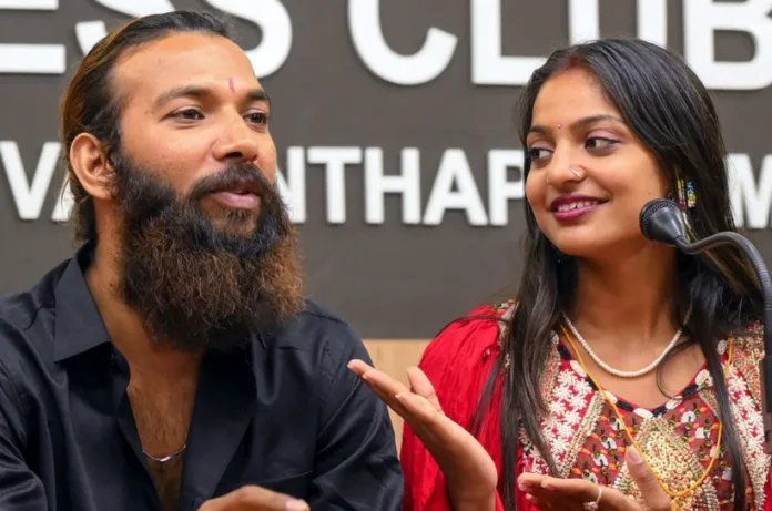 फंस गया फरमान! ‘वायरल गर्ल’ मोनालिसा निकली नाबालिग,केस दर्ज...लटकी गिरफ्तारी की तलवार