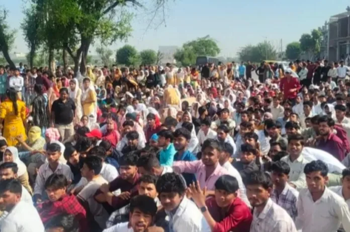 नोएडा के बाद राजस्थान में भी श्रमिकों का प्रदर्शन तेज, भिवाड़ी में मदरसन प्लांट के बाहर 1000+ कर्मचारी धरने पर