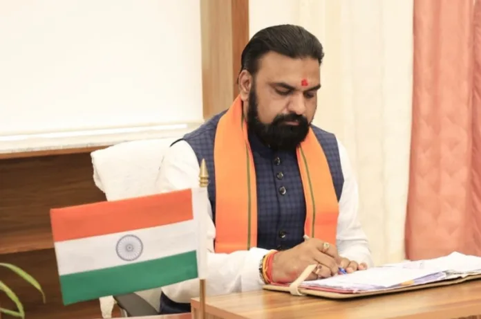 सम्राट चौधरी के शपथ लेते ही ‘बुलडोजर बाबा’ के नारे, क्या बिहार में लागू होगा योगी मॉडल?