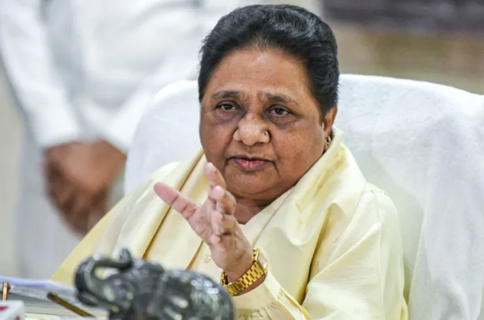 बसपा प्रमुख मायावती का कांग्रेस पर हमला, बोलीं- ‘गिरगिट जैसी बदलती है पार्टी’, सपा-भाजपा को भी घेरा