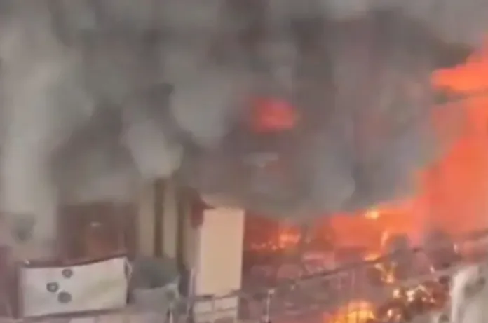 गाजियाबाद की हाईराइज सोसाइटी में भीषण आग: 9वीं से 11वीं मंजिल तक 10 फ्लैट जले, अफरातफरी मची