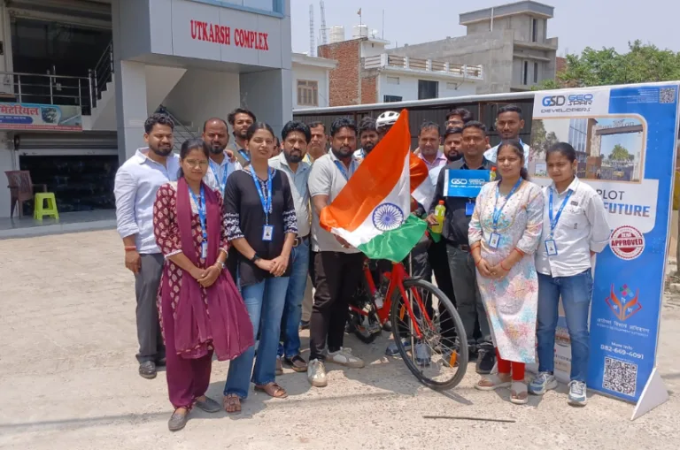 कारगिल शहीदों को समर्पित 3000 KM साइकिल यात्रा: अयोध्या पहुंचे शिवम पटेल, रामलला से लिया आशीर्वाद