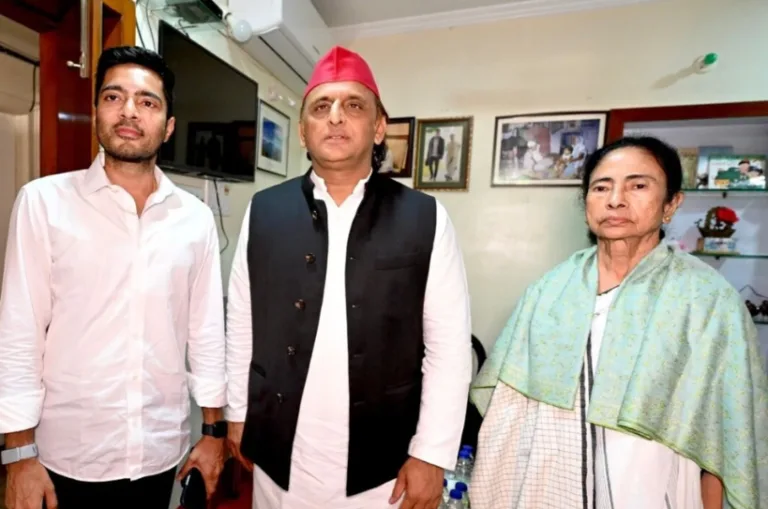 “दीदी आप हारी नहीं हैं” : ममता बनर्जी से मिले अखिलेश यादव, क्या हुई बात