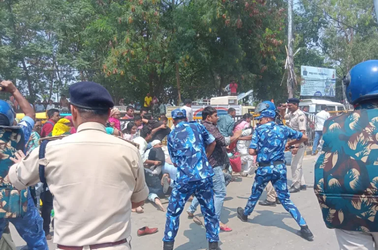 बिहार में TRE 4 को लेकर बवाल, पटना में बेरोजगारों पर लाठीचार्ज; कई घायल