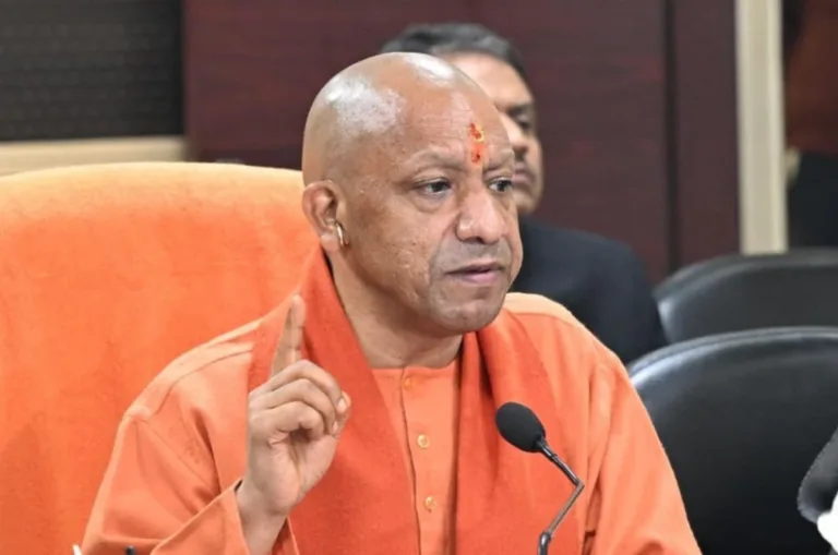 यूपी में जब तक पंचायत चुनाव नहीं, ग्राम प्रधान ही संभालेंगे जिम्मेदारी, CM योगी ने दी मंजूरी