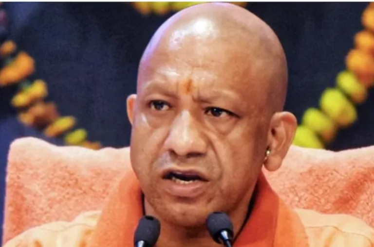 जेवर एयरपोर्ट तक सफर होगा आसान, चलेंगी लग्जरी इलेक्ट्रिक बसें; CM योगी ने दिए बड़े निर्देश