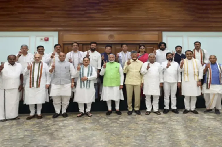दो-तिहाई बहुमत की तलाश में NDA, TMC और उद्धव गुट में संभावित टूट से कितना बदलेगा संसद का गणित?