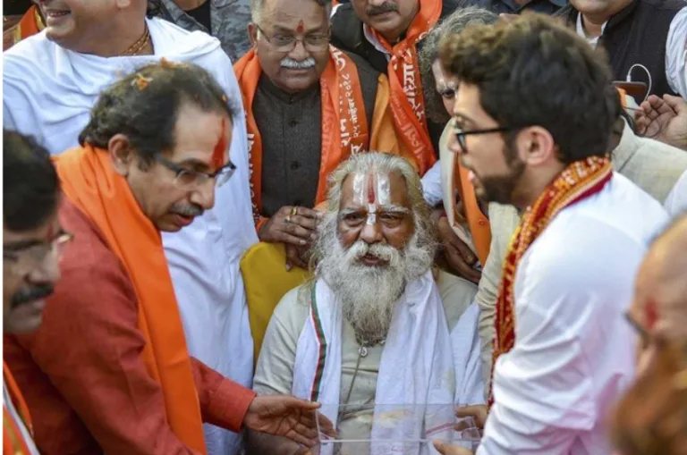 राम मंदिर चढ़ावा विवाद: संजय राउत ने ट्रस्ट से पूछा- 4 किलो चांदी की ईंट और 1 करोड़ रुपये दिए थे कहां गई?