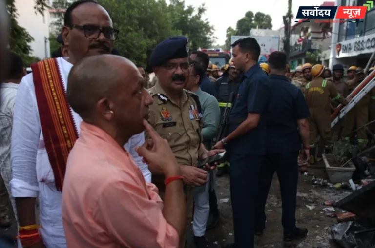 लखनऊ अग्निकांड: सरकार ने गठित की एसआईटी, मुख्यमंत्री ने 7 दिन में मांगी जांच रिपोर्ट
