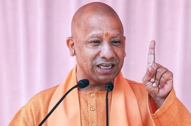भूमि संबंधी प्रकरणों में लापरवाही पर हो सख्त कार्रवाई: सीएम योगी