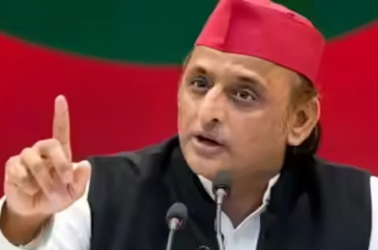 ग्राम प्रधानों को प्रशासक बनाने पर हाईकोर्ट की रोक, अखिलेश यादव ने योगी सरकार पर साधा निशाना
