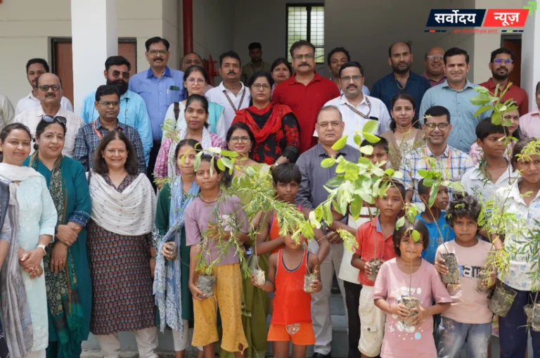 लोहिया संस्थान ने शुरू किया 15 हजार पौधारोपण अभियान, जुगौर गांव से हुई ‘वृहद वृक्षारोपण महायज्ञ’ की शुरुआत