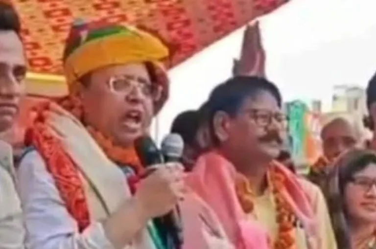 ‘ऑफिस में घुसकर ऐसी-तैसी कर दूंगा’, आगरा में अधिकारियों पर भड़के BJP प्रदेश महामंत्री राम प्रताप सिंह चौहान, वीडियो वायरल
