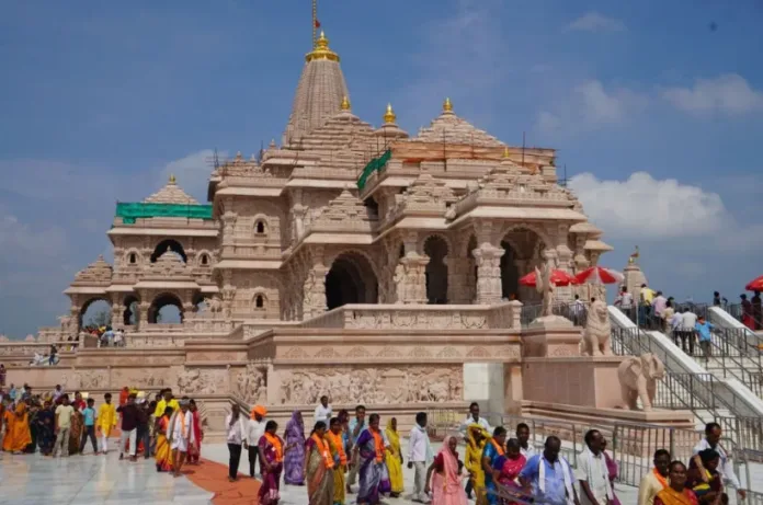 राम मंदिर के पुजारियों का फिर बदला ड्रेस कोड,धार्मिक न्यास समिति की बैठक में अहम फैसला