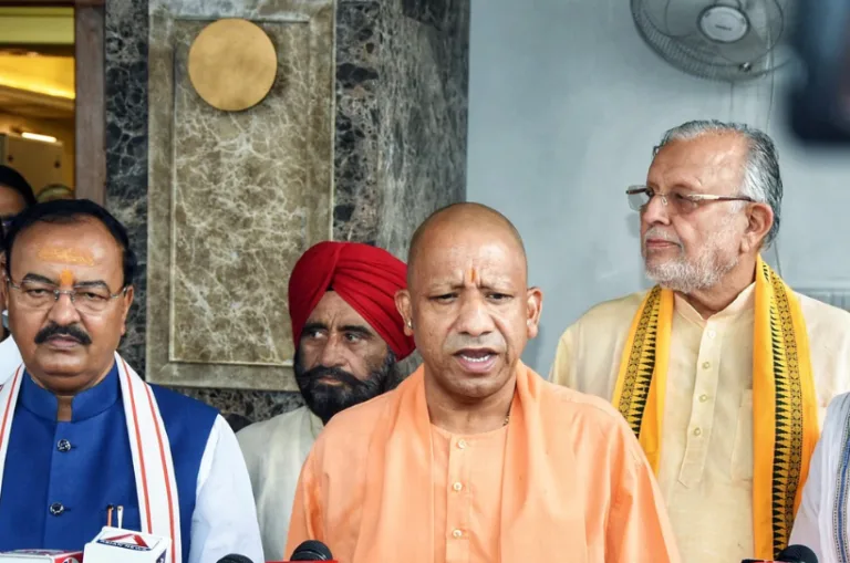 मानसून सत्र से पहले सीएम योगी का विपक्ष पर तीखा हमला, बोले- मंदिर निर्माण में योगदान नहीं देने वाले चढ़ावे पर सवाल उठा रहे