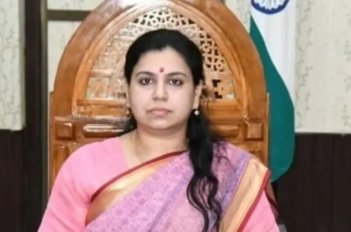 राहुल गांधी से मुलाकात के बाद IAS दिव्या मित्तल ने दिया इस्तीफा? BJP नेता प्रशांत उमराव का बड़ा दावा