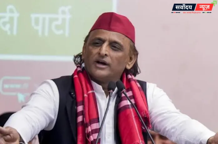अखिलेश यादव के सामने भिड़े सपा के दो नेता, पार्टी से बड़ा आदेश