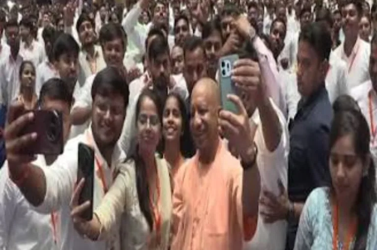 BJP का बदला प्रचार अंदाज? अब कार्यकर्ताओं की रील शेयर करेंगे CM योगी, Gen-Z तक पहुंच बनाने की तैयारी