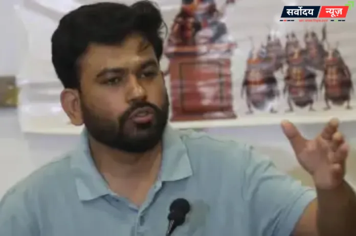 नीट पेपर लीक के खिलाफ जंतर- मंतर जाकर कॉकरोच जनता पार्टी दिया साथ, अब उसी का विरोध